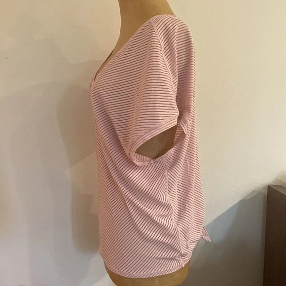 Lululemon sz 8 Ahead By Miles Short Sleeve Tee Pink Petals Mesh Training Top - Picture 9 of 11